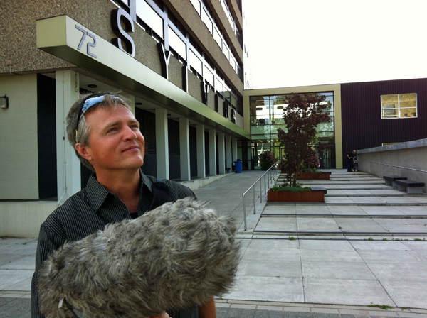 Hans Slabbekoorn in front of the Sylvius building